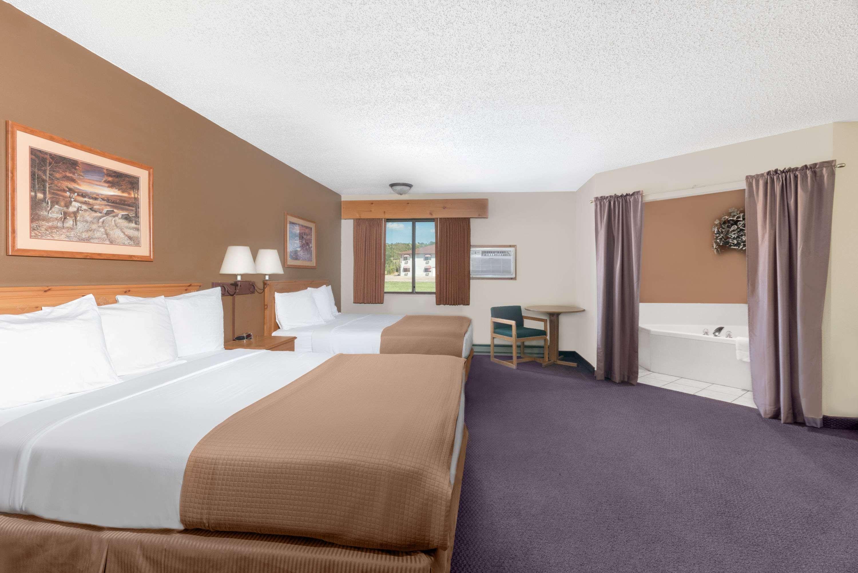 Hotel Super 8 By Wyndham Chamberlain Sd Exterior foto