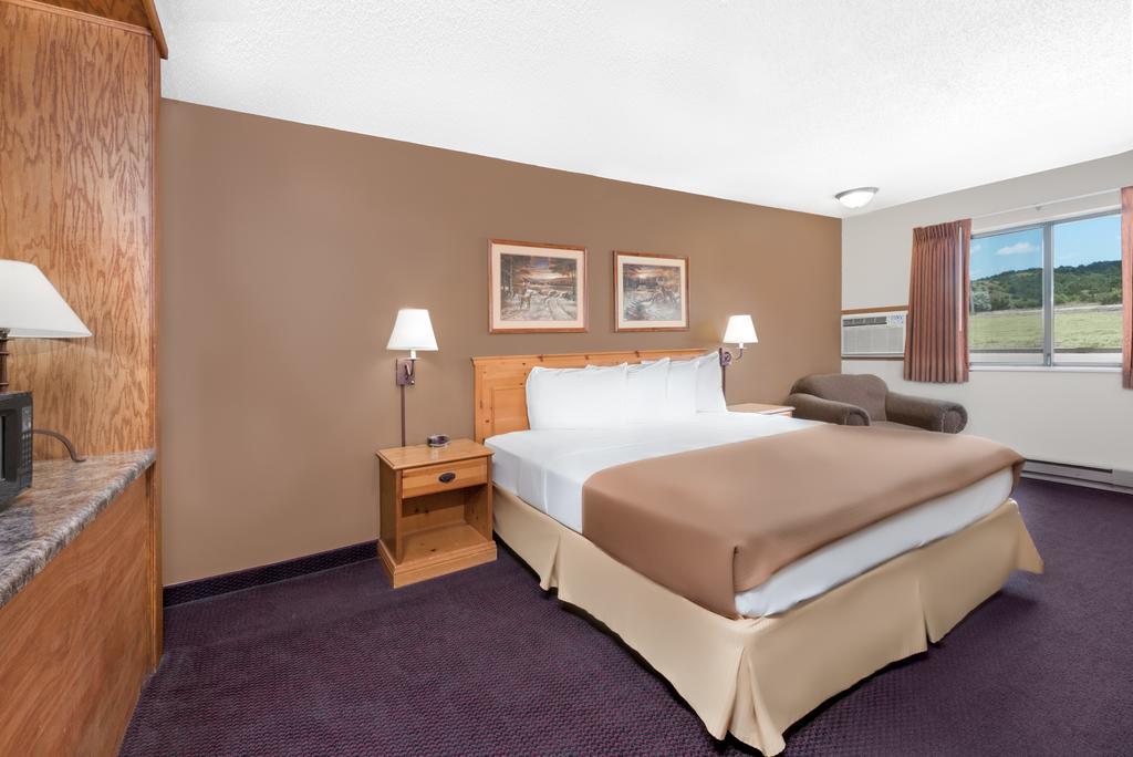 Hotel Super 8 By Wyndham Chamberlain Sd Exterior foto